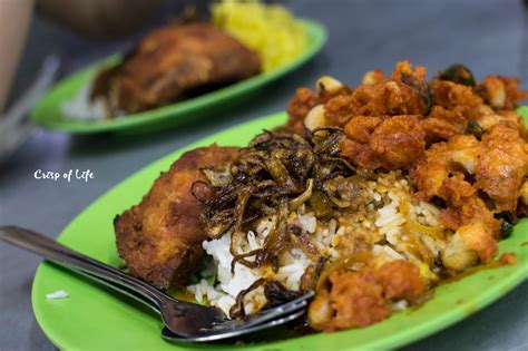  반지 반란! 겉은 바삭하고 속은 진한 고기향이 가득한 이포의 Nasi Kandar